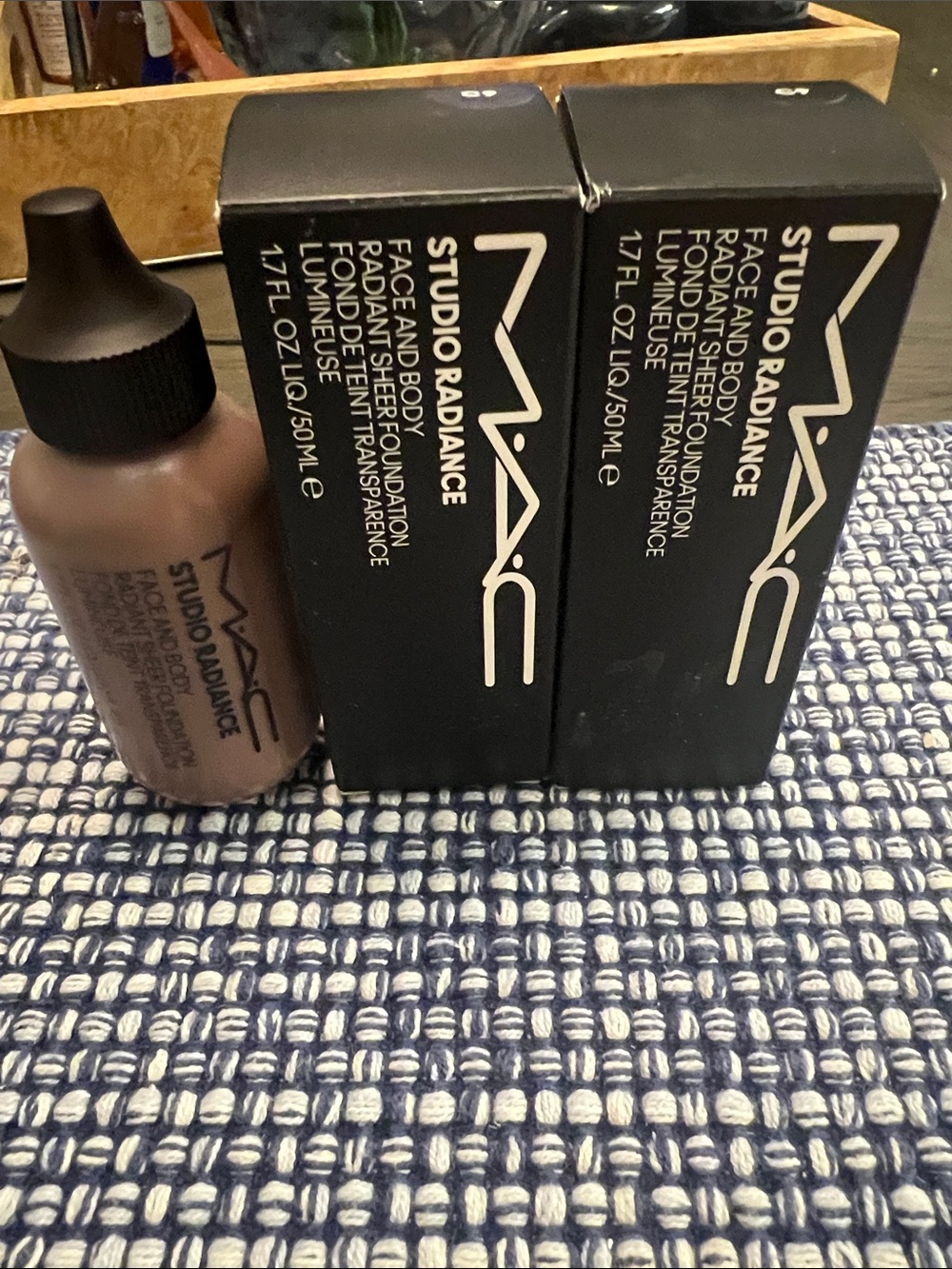 MAC Cosmetics Studio Radiance Face & Body Foundation - shade C9 lot of 2 BNIB